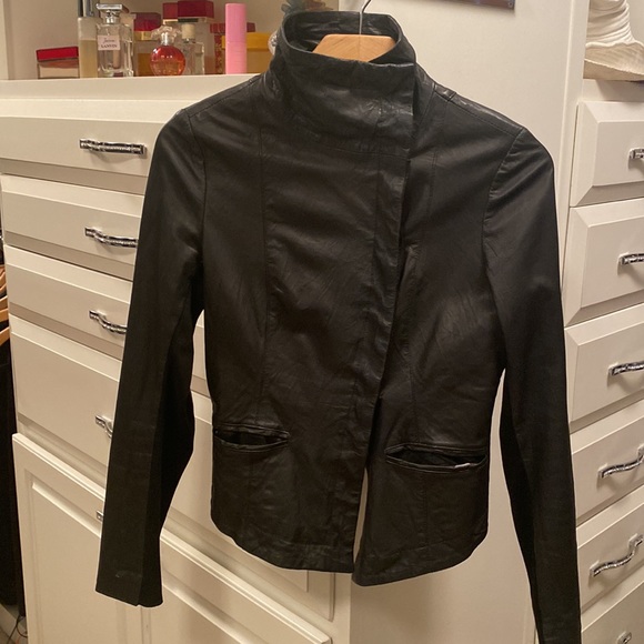 Leather jacket with cheetah lining - Picture 3 of 4